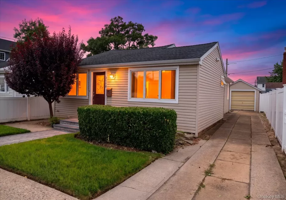 3108 Royal Avenue, Hempstead, NY, 3 Bedrooms Bedrooms, 6 Rooms Rooms,2 BathroomsBathrooms,Residential,For Rent,Royal,0,1003172 3108 Royal Avenue, Hempstead, NY, 3 Bedrooms Bedrooms, 6 Rooms Rooms,2 BathroomsBathrooms,Residential,For Rent,Royal,0,1003172