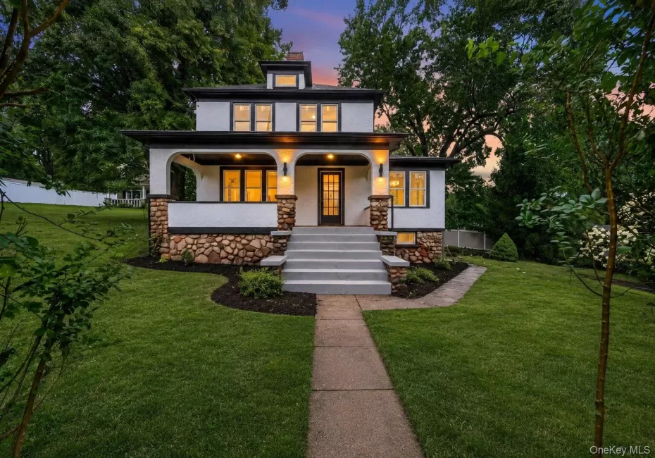 16 Maple Avenue, Clarkstown, NY, 4 Bedrooms Bedrooms, 9 Rooms Rooms,2 BathroomsBathrooms,Residential,For Rent,Maple,0,1030341 16 Maple Avenue, Clarkstown, NY, 4 Bedrooms Bedrooms, 9 Rooms Rooms,2 BathroomsBathrooms,Residential,For Rent,Maple,0,1030341