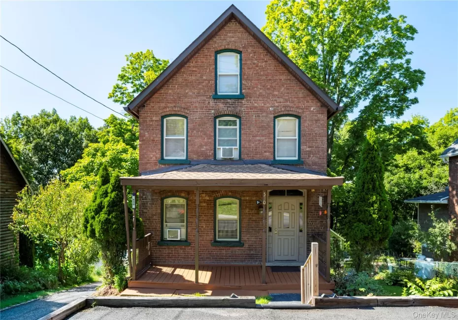 530 Washington Avenue, Fishkill, NY, 3 Bedrooms Bedrooms, 6 Rooms Rooms,2 BathroomsBathrooms,Residential,For Rent,Washington,0,1035535 530 Washington Avenue, Fishkill, NY, 3 Bedrooms Bedrooms, 6 Rooms Rooms,2 BathroomsBathrooms,Residential,For Rent,Washington,0,1035535