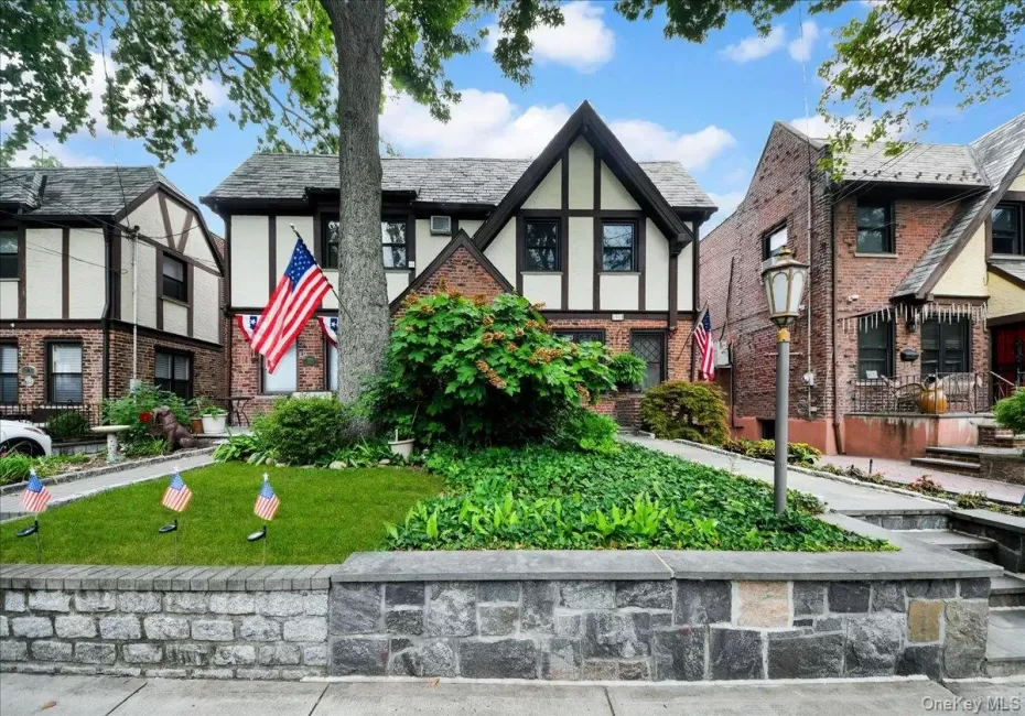 1904 Tenbroeck Avenue, New York, NY, 3 Bedrooms Bedrooms, 11 Rooms Rooms,2 BathroomsBathrooms,Residential,For Rent,Tenbroeck,0,1034068 1904 Tenbroeck Avenue, New York, NY, 3 Bedrooms Bedrooms, 11 Rooms Rooms,2 BathroomsBathrooms,Residential,For Rent,Tenbroeck,0,1034068