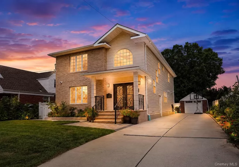 42 Celler Avenue, North Hempstead, NY, 4 Bedrooms Bedrooms, 8 Rooms Rooms,4 BathroomsBathrooms,Residential,For Rent,Celler,0,1035629 42 Celler Avenue, North Hempstead, NY, 4 Bedrooms Bedrooms, 8 Rooms Rooms,4 BathroomsBathrooms,Residential,For Rent,Celler,0,1035629