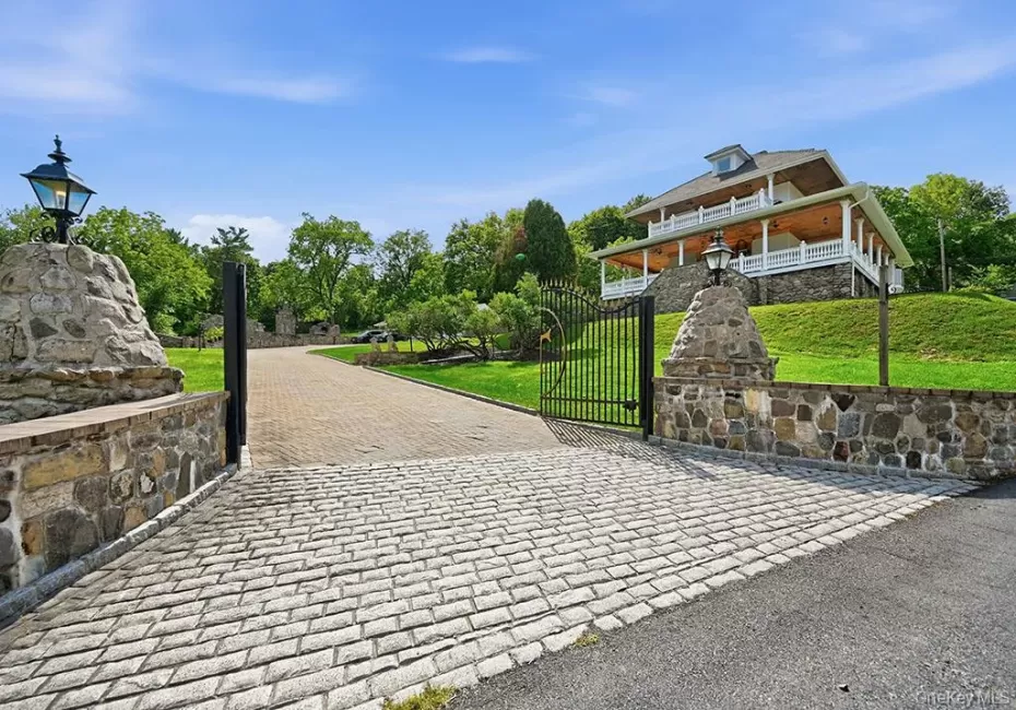 7 Lake Avenue, Monroe, NY, 5 Bedrooms Bedrooms, 10 Rooms Rooms,3 BathroomsBathrooms,Residential,For Rent,Lake,0,1035894 7 Lake Avenue, Monroe, NY, 5 Bedrooms Bedrooms, 10 Rooms Rooms,3 BathroomsBathrooms,Residential,For Rent,Lake,0,1035894