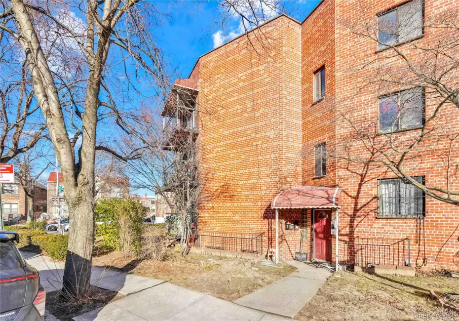 67-07 Selfridge Street, New York, NY, 3 Bedrooms Bedrooms, 5 Rooms Rooms,2 BathroomsBathrooms,Residential Lease,For Rent,Selfridge,0,1035857 67-07 Selfridge Street, New York, NY, 3 Bedrooms Bedrooms, 5 Rooms Rooms,2 BathroomsBathrooms,Residential Lease,For Rent,Selfridge,0,1035857