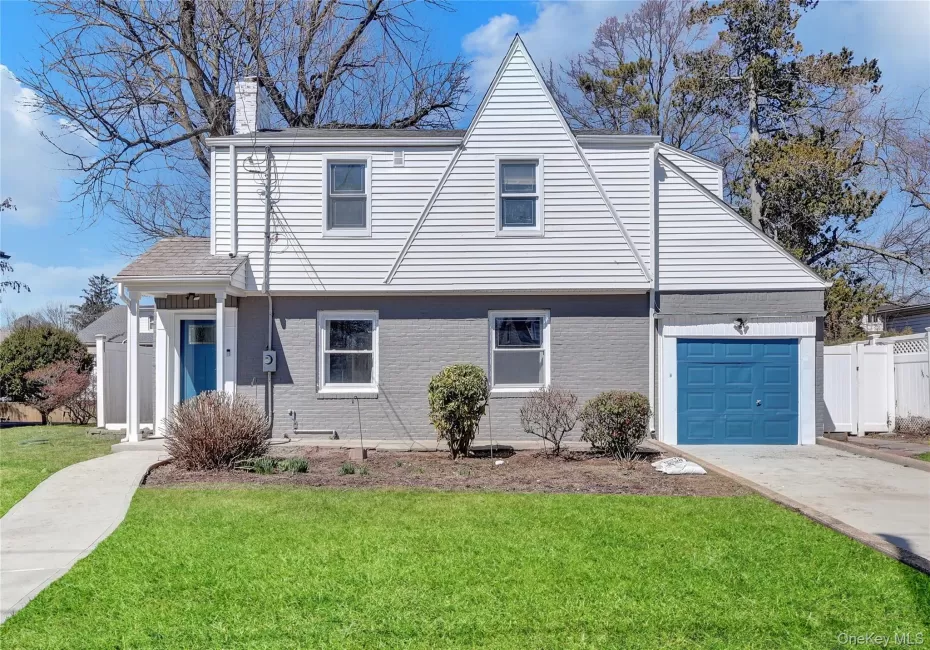 154 California Avenue, Hempstead, NY, 4 Bedrooms Bedrooms, 9 Rooms Rooms,2 BathroomsBathrooms,Residential,For Rent,California,0,1036036 154 California Avenue, Hempstead, NY, 4 Bedrooms Bedrooms, 9 Rooms Rooms,2 BathroomsBathrooms,Residential,For Rent,California,0,1036036