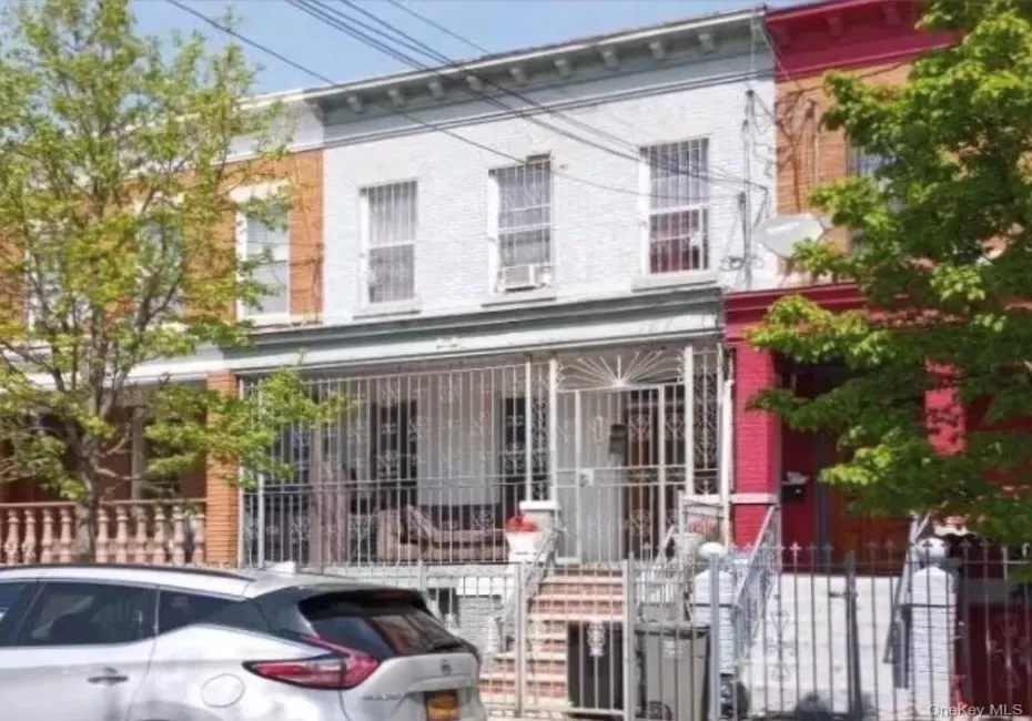 555 Pine Street, New York, NY, 5 Bedrooms Bedrooms, 6 Rooms Rooms,1 BathroomBathrooms,Residential Lease,For Rent,Pine,0,1035453 555 Pine Street, New York, NY, 5 Bedrooms Bedrooms, 6 Rooms Rooms,1 BathroomBathrooms,Residential Lease,For Rent,Pine,0,1035453
