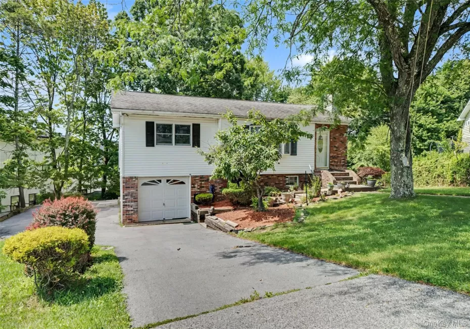 1 Austin Court, Monroe, NY, 3 Bedrooms Bedrooms, 6 Rooms Rooms,2 BathroomsBathrooms,Residential,For Rent,Austin,0,1004165 1 Austin Court, Monroe, NY, 3 Bedrooms Bedrooms, 6 Rooms Rooms,2 BathroomsBathrooms,Residential,For Rent,Austin,0,1004165