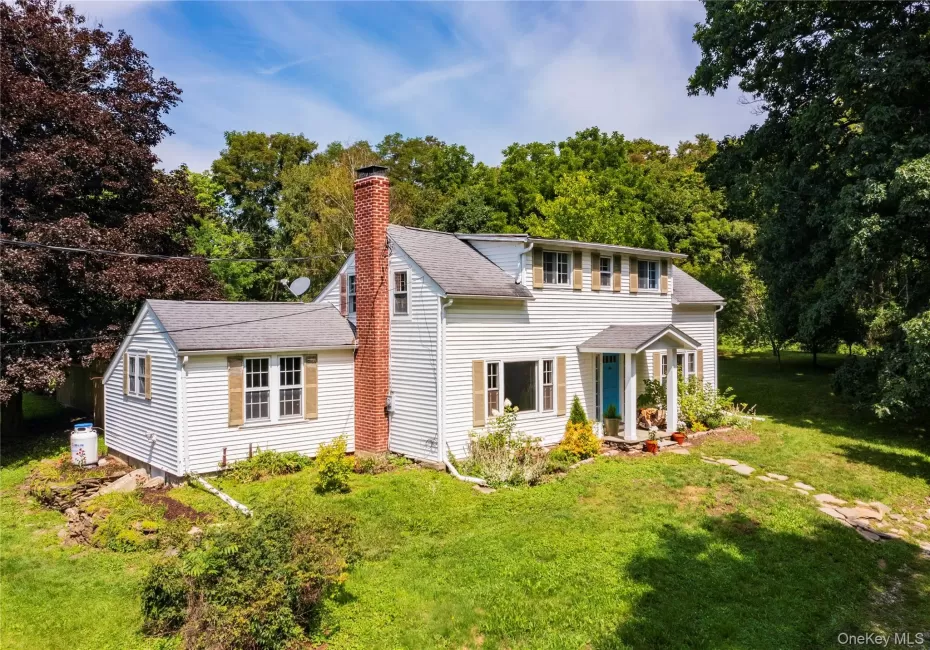 1820's Rhinebeck Country Farmhouse 1820's Rhinebeck Country Farmhouse
