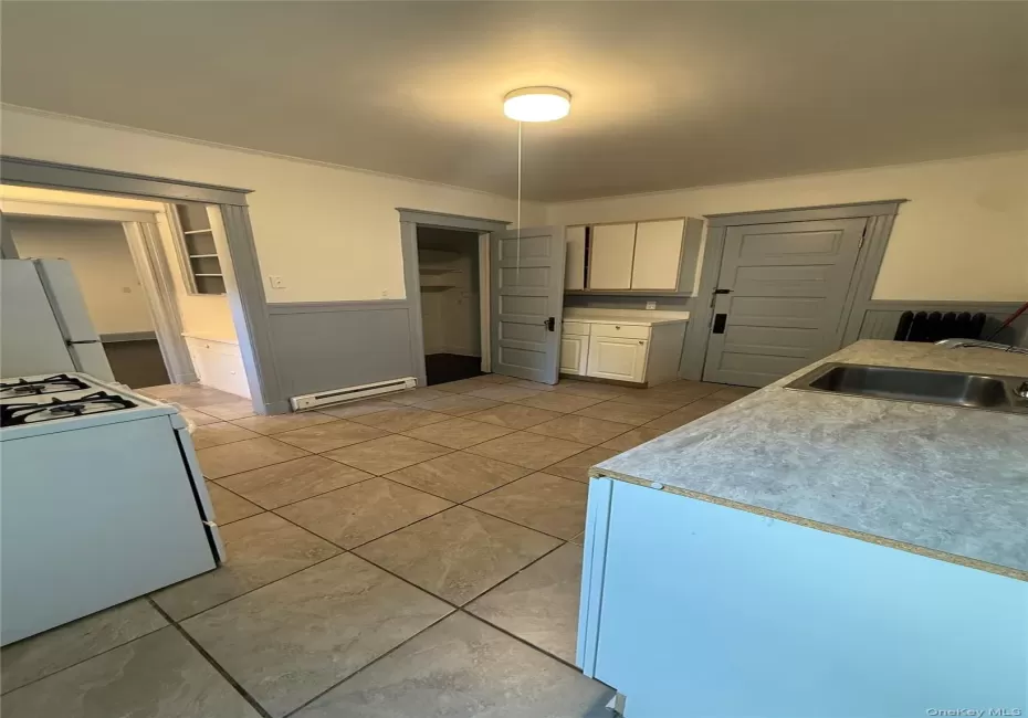 76 Hamilton Street, Poughkeepsie, NY, 3 Bedrooms Bedrooms, 6 Rooms Rooms,1 BathroomBathrooms,Residential Lease,For Rent,Hamilton,0,1035993 76 Hamilton Street, Poughkeepsie, NY, 3 Bedrooms Bedrooms, 6 Rooms Rooms,1 BathroomBathrooms,Residential Lease,For Rent,Hamilton,0,1035993