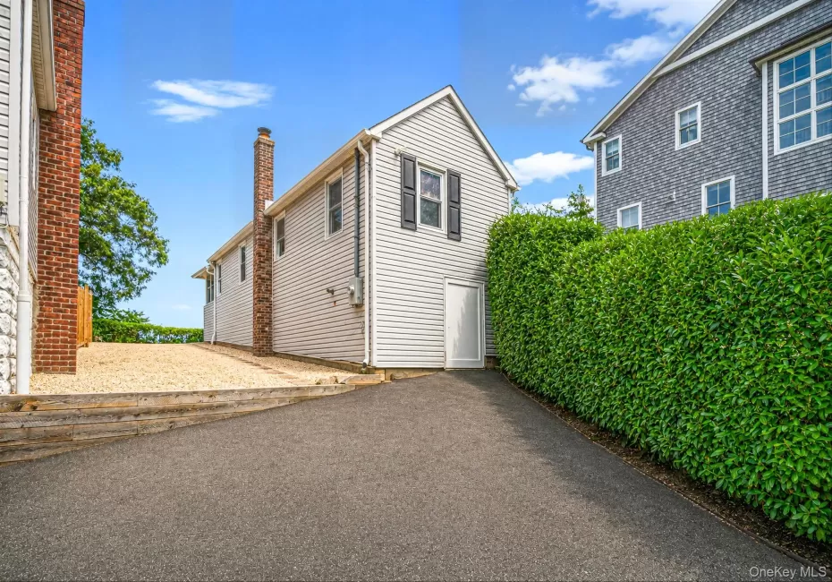 27 Walnut Avenue, Brookhaven, NY, 1 Bedroom Bedrooms, 3 Rooms Rooms,1 BathroomBathrooms,Residential Lease,For Rent,Walnut,0,1036259 27 Walnut Avenue, Brookhaven, NY, 1 Bedroom Bedrooms, 3 Rooms Rooms,1 BathroomBathrooms,Residential Lease,For Rent,Walnut,0,1036259