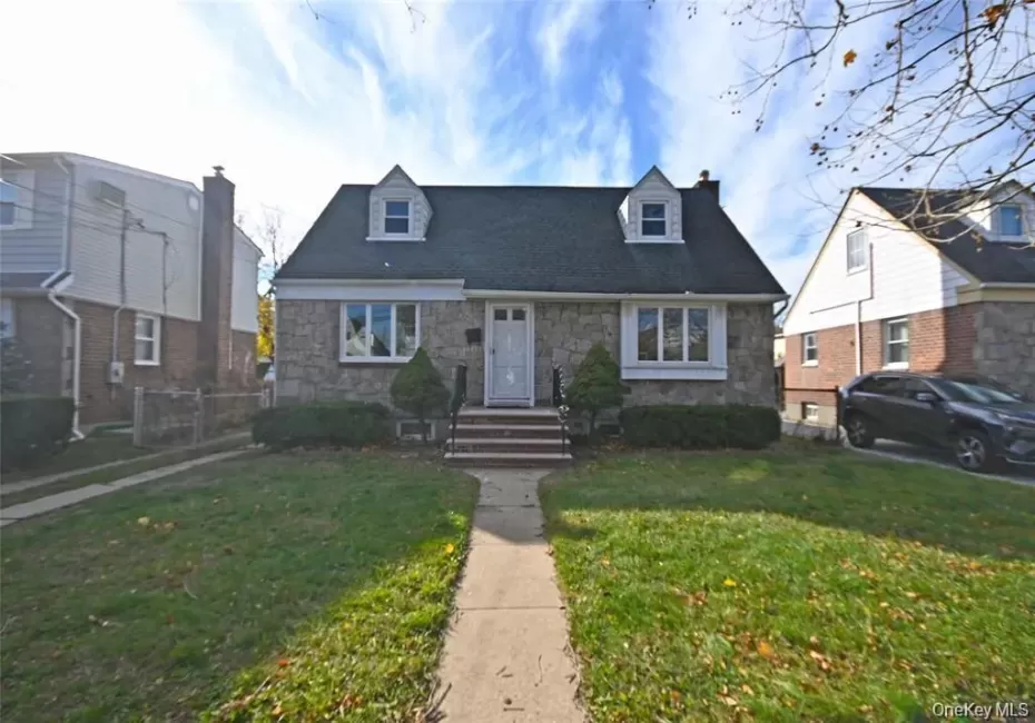 1047 7th Street, North Hempstead, NY, 4 Bedrooms Bedrooms, 7 Rooms Rooms,2 BathroomsBathrooms,Residential Lease,For Rent,7th,0,1035929 1047 7th Street, North Hempstead, NY, 4 Bedrooms Bedrooms, 7 Rooms Rooms,2 BathroomsBathrooms,Residential Lease,For Rent,7th,0,1035929