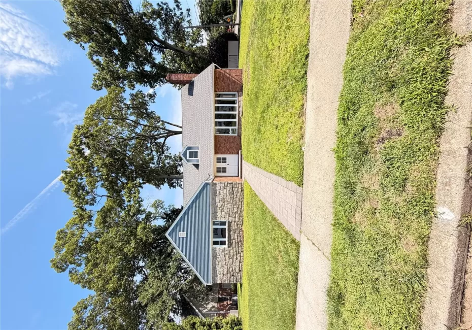 127 Berkshire Road, Hempstead, NY, 5 Bedrooms Bedrooms, 11 Rooms Rooms,3 BathroomsBathrooms,Residential,For Rent,Berkshire,0,1033015 127 Berkshire Road, Hempstead, NY, 5 Bedrooms Bedrooms, 11 Rooms Rooms,3 BathroomsBathrooms,Residential,For Rent,Berkshire,0,1033015