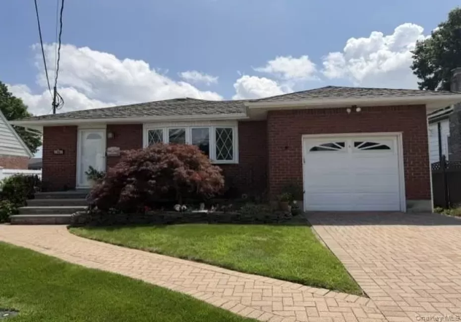 13 Prospect Street, Oyster Bay, NY, 3 Bedrooms Bedrooms, 6 Rooms Rooms,2 BathroomsBathrooms,Residential,For Rent,Prospect,0,1035803 13 Prospect Street, Oyster Bay, NY, 3 Bedrooms Bedrooms, 6 Rooms Rooms,2 BathroomsBathrooms,Residential,For Rent,Prospect,0,1035803