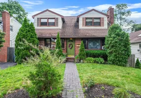 288 Nassau Road, Huntington, NY, 6 Bedrooms Bedrooms, 10 Rooms Rooms,2 BathroomsBathrooms,Residential,For Rent,Nassau,0,1036058 288 Nassau Road, Huntington, NY, 6 Bedrooms Bedrooms, 10 Rooms Rooms,2 BathroomsBathrooms,Residential,For Rent,Nassau,0,1036058