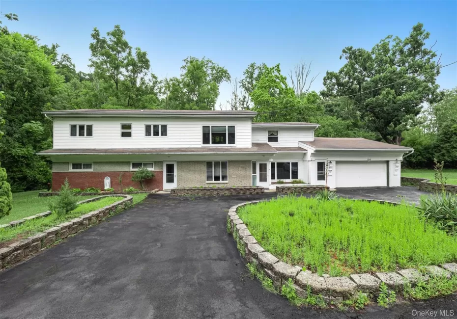 49 Interlochen Parkway, Monroe, NY, 6 Bedrooms Bedrooms, 10 Rooms Rooms,3 BathroomsBathrooms,Residential,For Rent,Interlochen,0,1035008 49 Interlochen Parkway, Monroe, NY, 6 Bedrooms Bedrooms, 10 Rooms Rooms,3 BathroomsBathrooms,Residential,For Rent,Interlochen,0,1035008