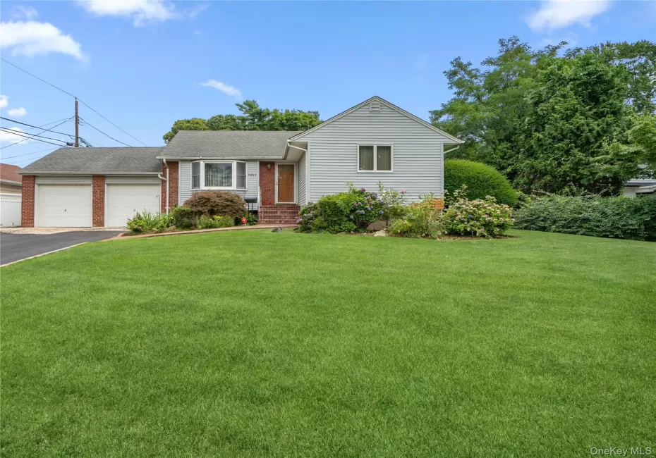 1451 Seamans Neck Road, Hempstead, NY, 4 Bedrooms Bedrooms, 10 Rooms Rooms,2 BathroomsBathrooms,Residential,For Rent,Seamans Neck,0,1034995 1451 Seamans Neck Road, Hempstead, NY, 4 Bedrooms Bedrooms, 10 Rooms Rooms,2 BathroomsBathrooms,Residential,For Rent,Seamans Neck,0,1034995
