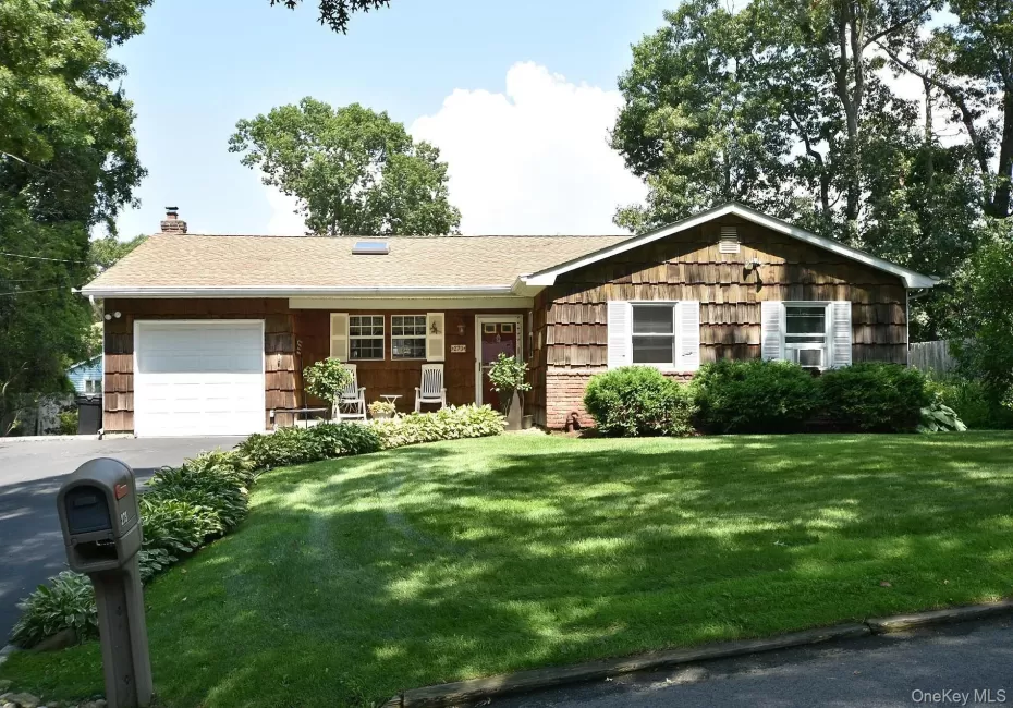 273 Deer Road, Brookhaven, NY, 3 Bedrooms Bedrooms, 7 Rooms Rooms,2 BathroomsBathrooms,Residential,For Rent,Deer,0,1036042 273 Deer Road, Brookhaven, NY, 3 Bedrooms Bedrooms, 7 Rooms Rooms,2 BathroomsBathrooms,Residential,For Rent,Deer,0,1036042