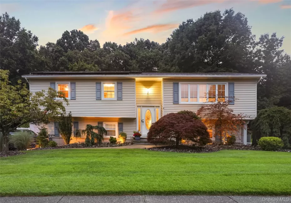 34 Strathmore Drive, Clarkstown, NY, 4 Bedrooms Bedrooms, ,2 BathroomsBathrooms,Residential,For Rent,Strathmore,0,1035640 34 Strathmore Drive, Clarkstown, NY, 4 Bedrooms Bedrooms, ,2 BathroomsBathrooms,Residential,For Rent,Strathmore,0,1035640