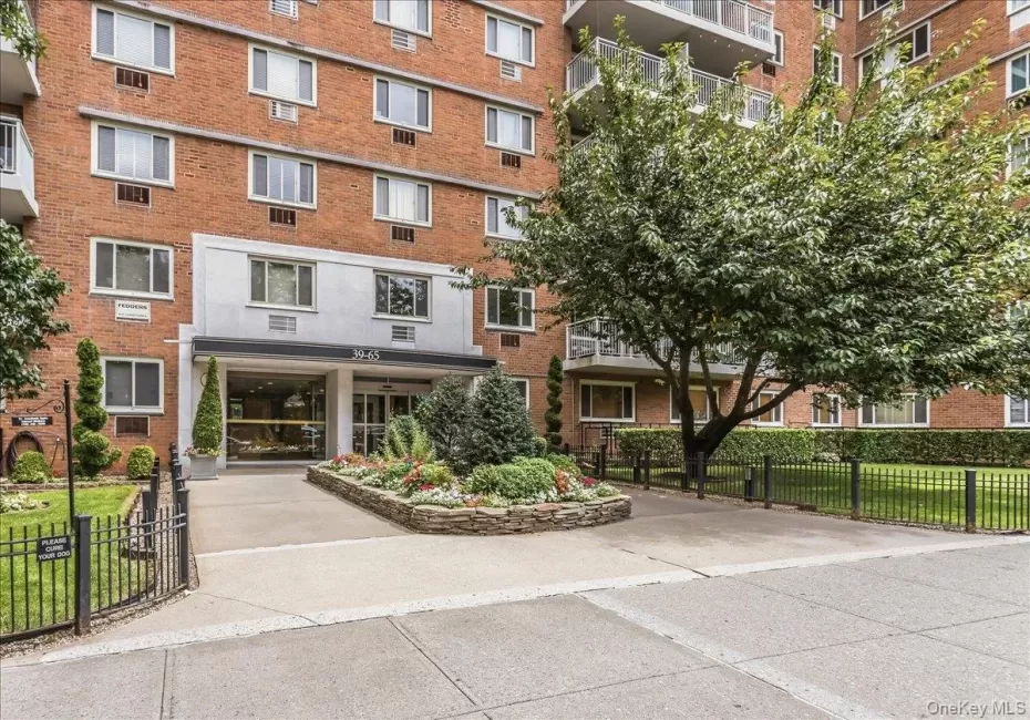 3965 52nd St, New York, NY, 1 Bedroom Bedrooms, 4 Rooms Rooms,1 BathroomBathrooms,Residential,For Rent,52nd St,0,1035763 3965 52nd St, New York, NY, 1 Bedroom Bedrooms, 4 Rooms Rooms,1 BathroomBathrooms,Residential,For Rent,52nd St,0,1035763