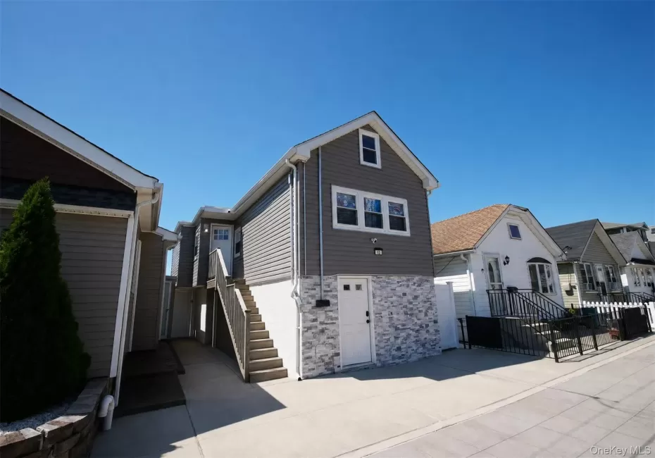 12 14th Road, New York, NY, 3 Bedrooms Bedrooms, 5 Rooms Rooms,2 BathroomsBathrooms,Residential,For Rent,14th,0,1036252 12 14th Road, New York, NY, 3 Bedrooms Bedrooms, 5 Rooms Rooms,2 BathroomsBathrooms,Residential,For Rent,14th,0,1036252