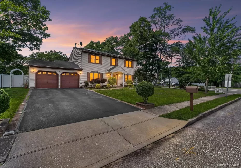 4 Winding Lane, Islip, NY, 5 Bedrooms Bedrooms, 9 Rooms Rooms,3 BathroomsBathrooms,Residential,For Rent,Winding,0,1036164 4 Winding Lane, Islip, NY, 5 Bedrooms Bedrooms, 9 Rooms Rooms,3 BathroomsBathrooms,Residential,For Rent,Winding,0,1036164