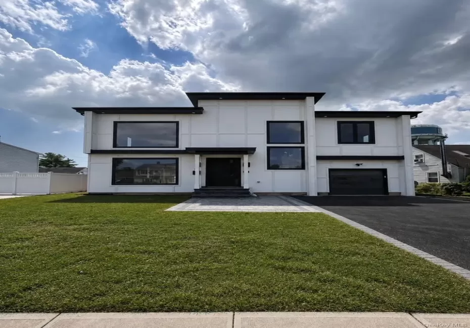 60 Periwinkle Road, Hempstead, NY, 5 Bedrooms Bedrooms, 12 Rooms Rooms,3 BathroomsBathrooms,Residential,For Rent,Periwinkle,0,1036257 60 Periwinkle Road, Hempstead, NY, 5 Bedrooms Bedrooms, 12 Rooms Rooms,3 BathroomsBathrooms,Residential,For Rent,Periwinkle,0,1036257