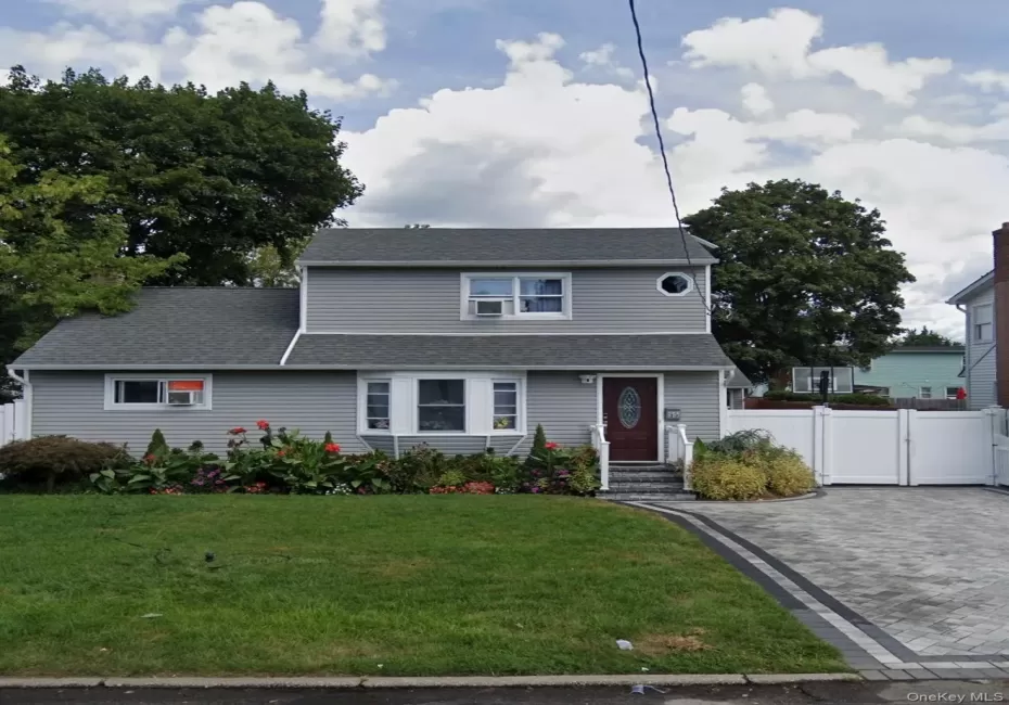 95 Booker Avenue, Babylon, NY, 5 Bedrooms Bedrooms, 10 Rooms Rooms,2 BathroomsBathrooms,Residential,For Rent,Booker,0,1036248 95 Booker Avenue, Babylon, NY, 5 Bedrooms Bedrooms, 10 Rooms Rooms,2 BathroomsBathrooms,Residential,For Rent,Booker,0,1036248