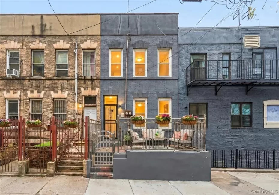 2050 Ryer Avenue, New York, NY, 4 Bedrooms Bedrooms, 7 Rooms Rooms,3 BathroomsBathrooms,Residential,For Rent,Ryer,0,1036237 2050 Ryer Avenue, New York, NY, 4 Bedrooms Bedrooms, 7 Rooms Rooms,3 BathroomsBathrooms,Residential,For Rent,Ryer,0,1036237