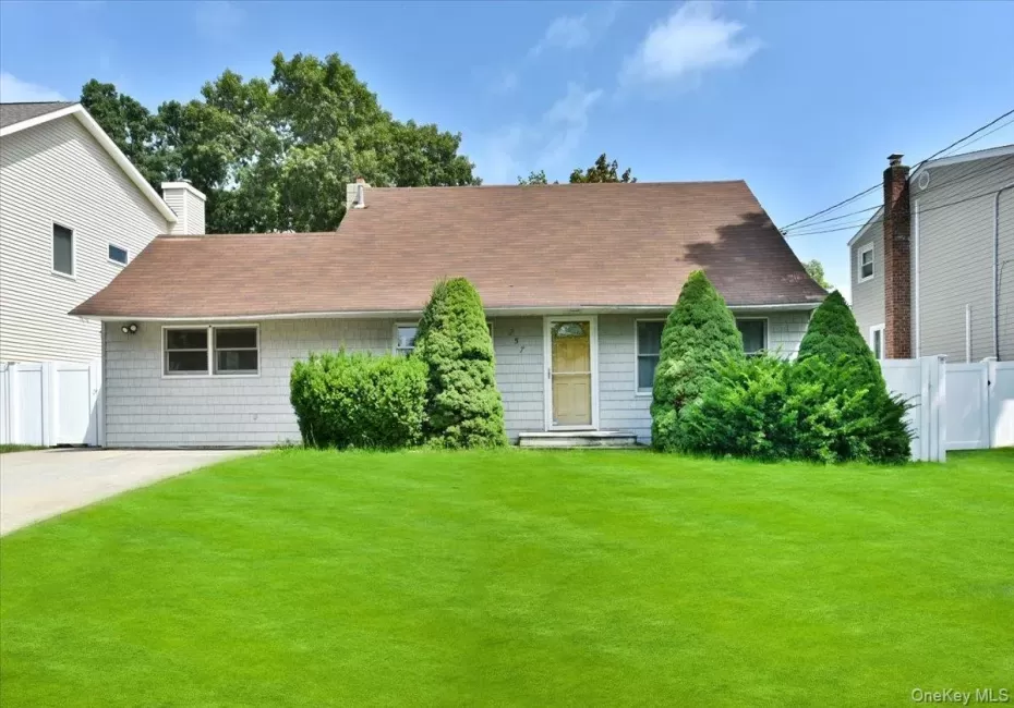 257 Maple Street, Oyster Bay, NY, 4 Bedrooms Bedrooms, 7 Rooms Rooms,1 BathroomBathrooms,Residential Lease,For Rent,Maple,0,1036279 257 Maple Street, Oyster Bay, NY, 4 Bedrooms Bedrooms, 7 Rooms Rooms,1 BathroomBathrooms,Residential Lease,For Rent,Maple,0,1036279