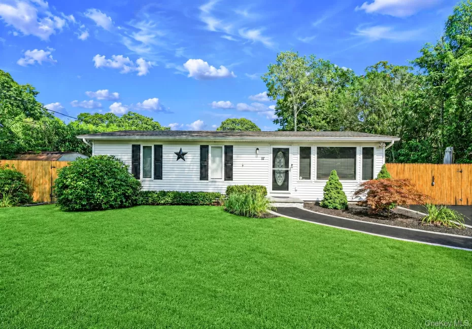 117 Broadway, Brookhaven, NY, 3 Bedrooms Bedrooms, 7 Rooms Rooms,1 BathroomBathrooms,Residential,For Rent,Broadway,0,1036230 117 Broadway, Brookhaven, NY, 3 Bedrooms Bedrooms, 7 Rooms Rooms,1 BathroomBathrooms,Residential,For Rent,Broadway,0,1036230
