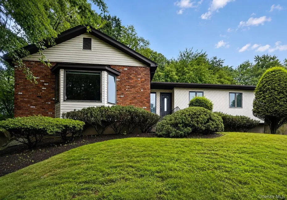 211 Waters Edge, Clarkstown, NY, 4 Bedrooms Bedrooms, 10 Rooms Rooms,2 BathroomsBathrooms,Residential,For Rent,Waters Edge,0,1035867 211 Waters Edge, Clarkstown, NY, 4 Bedrooms Bedrooms, 10 Rooms Rooms,2 BathroomsBathrooms,Residential,For Rent,Waters Edge,0,1035867