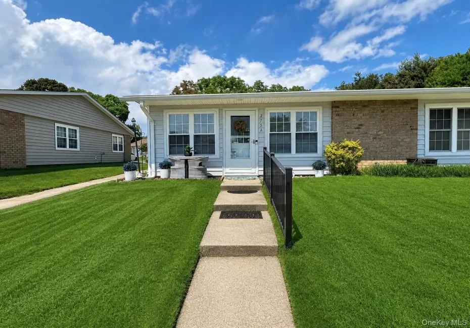 275 Berwick Court, Brookhaven, NY, 2 Bedrooms Bedrooms, 5 Rooms Rooms,1 BathroomBathrooms,Residential,For Rent,Berwick,0,1036003 275 Berwick Court, Brookhaven, NY, 2 Bedrooms Bedrooms, 5 Rooms Rooms,1 BathroomBathrooms,Residential,For Rent,Berwick,0,1036003