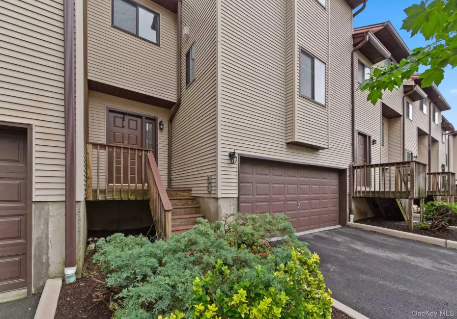 5 Kings Court, Clarkstown, NY, 1 Bedroom Bedrooms, 4 Rooms Rooms,1 BathroomBathrooms,Residential,For Rent,Kings,0,1036249 5 Kings Court, Clarkstown, NY, 1 Bedroom Bedrooms, 4 Rooms Rooms,1 BathroomBathrooms,Residential,For Rent,Kings,0,1036249