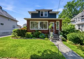123 Briggs Avenue, Yonkers, NY, 3 Bedrooms Bedrooms, 11 Rooms Rooms,3 BathroomsBathrooms,Residential,For Rent,Briggs,0,1031211 123 Briggs Avenue, Yonkers, NY, 3 Bedrooms Bedrooms, 11 Rooms Rooms,3 BathroomsBathrooms,Residential,For Rent,Briggs,0,1031211