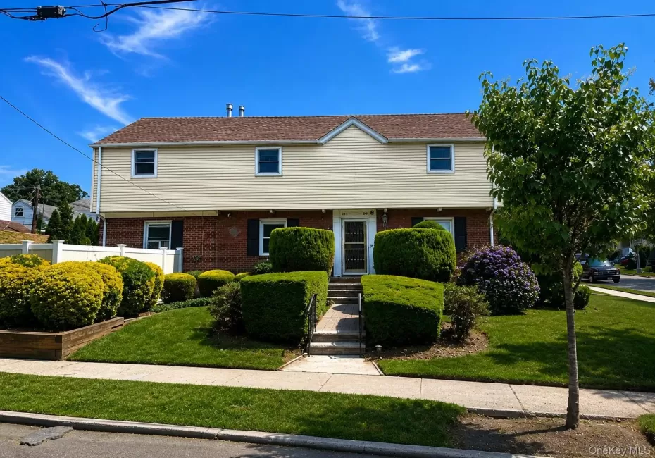 21104 Richland Avenue, New York, NY, 4 Bedrooms Bedrooms, 7 Rooms Rooms,3 BathroomsBathrooms,Residential,For Rent,Richland,0,1018347 21104 Richland Avenue, New York, NY, 4 Bedrooms Bedrooms, 7 Rooms Rooms,3 BathroomsBathrooms,Residential,For Rent,Richland,0,1018347