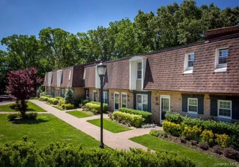 100 Villa D'est Drive, Brookhaven, NY, 2 Bedrooms Bedrooms, 4 Rooms Rooms,1 BathroomBathrooms,Residential Lease,For Rent,Villa D'est,0,1036492 100 Villa D'est Drive, Brookhaven, NY, 2 Bedrooms Bedrooms, 4 Rooms Rooms,1 BathroomBathrooms,Residential Lease,For Rent,Villa D'est,0,1036492