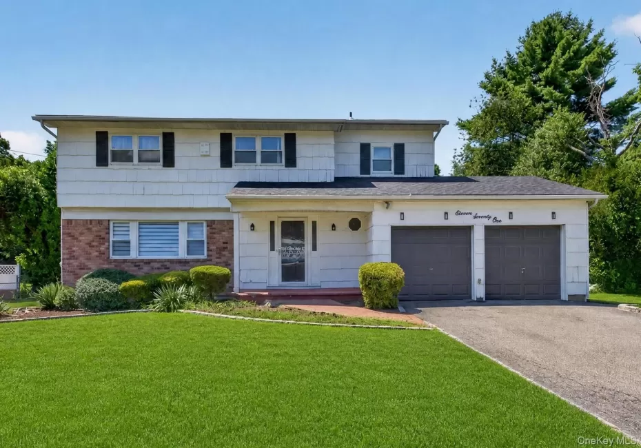 1171 Carlls Straight Path, Huntington, NY, 4 Bedrooms Bedrooms, 8 Rooms Rooms,2 BathroomsBathrooms,Residential,For Rent,Carlls Straight,0,1035527 1171 Carlls Straight Path, Huntington, NY, 4 Bedrooms Bedrooms, 8 Rooms Rooms,2 BathroomsBathrooms,Residential,For Rent,Carlls Straight,0,1035527