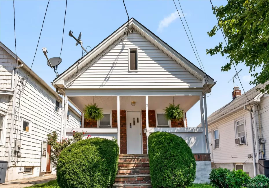 21 Beechwood Avenue, North Hempstead, NY, 2 Bedrooms Bedrooms, 4 Rooms Rooms,1 BathroomBathrooms,Residential,For Rent,Beechwood,0,1036514 21 Beechwood Avenue, North Hempstead, NY, 2 Bedrooms Bedrooms, 4 Rooms Rooms,1 BathroomBathrooms,Residential,For Rent,Beechwood,0,1036514