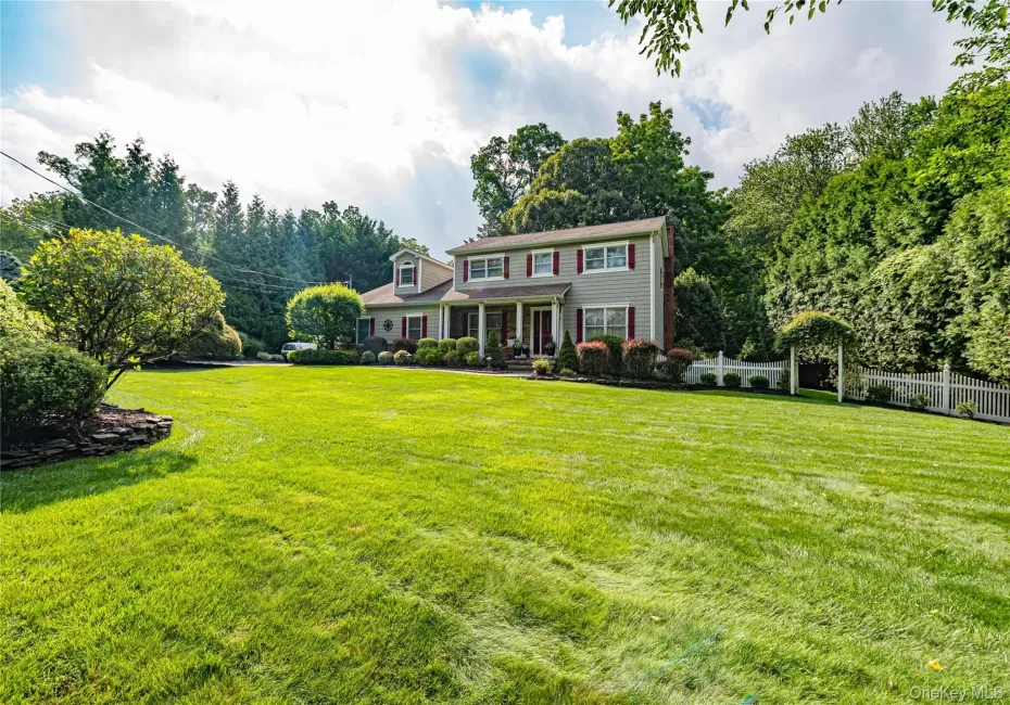 14 Breeze Hill Road, Huntington, NY, 4 Bedrooms Bedrooms, 8 Rooms Rooms,3 BathroomsBathrooms,Residential,For Rent,Breeze Hill,0,1035695 14 Breeze Hill Road, Huntington, NY, 4 Bedrooms Bedrooms, 8 Rooms Rooms,3 BathroomsBathrooms,Residential,For Rent,Breeze Hill,0,1035695