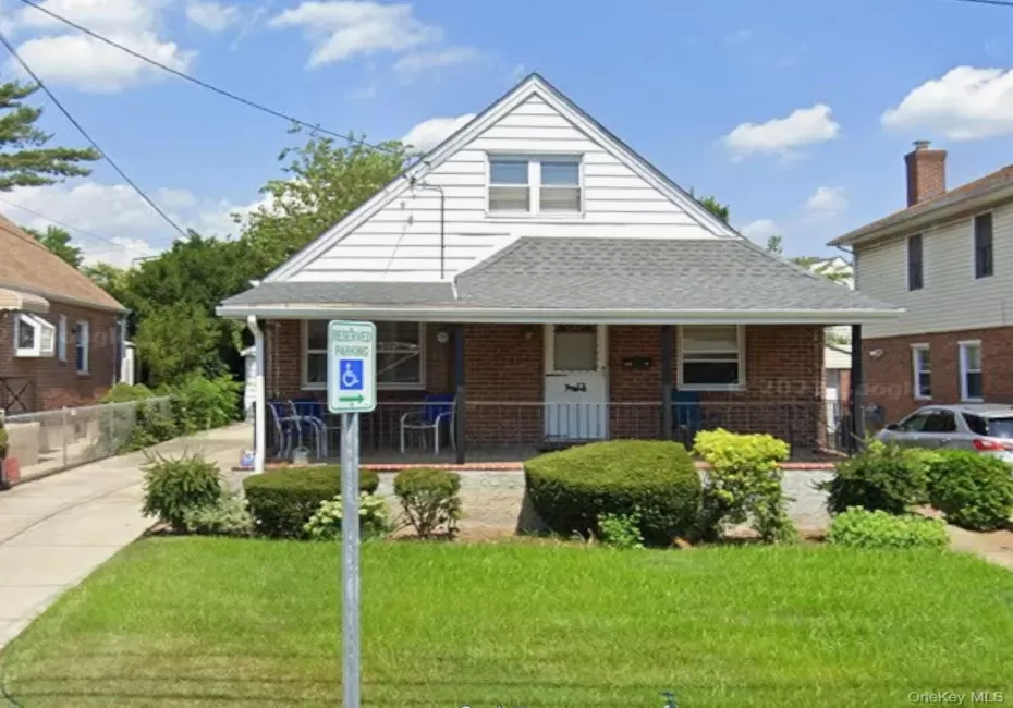 238-39 116th Avenue, Hempstead, NY, 3 Bedrooms Bedrooms, 5 Rooms Rooms,1 BathroomBathrooms,Residential,For Rent,116th,0,1036535 238-39 116th Avenue, Hempstead, NY, 3 Bedrooms Bedrooms, 5 Rooms Rooms,1 BathroomBathrooms,Residential,For Rent,116th,0,1036535