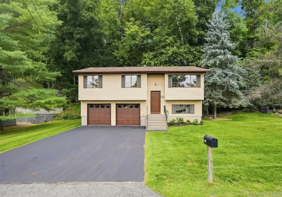 107 Sutton Park Road, Poughkeepsie (town), NY, 3 Bedrooms Bedrooms, 6 Rooms Rooms,2 BathroomsBathrooms,Residential,For Rent,Sutton Park,0,1023468 107 Sutton Park Road, Poughkeepsie (town), NY, 3 Bedrooms Bedrooms, 6 Rooms Rooms,2 BathroomsBathrooms,Residential,For Rent,Sutton Park,0,1023468