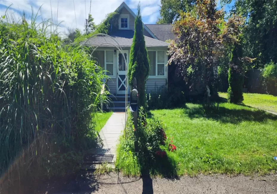 90 Cypress Drive, Brookhaven, NY, 3 Bedrooms Bedrooms, 5 Rooms Rooms,1 BathroomBathrooms,Residential,For Rent,Cypress,0,1036571 90 Cypress Drive, Brookhaven, NY, 3 Bedrooms Bedrooms, 5 Rooms Rooms,1 BathroomBathrooms,Residential,For Rent,Cypress,0,1036571