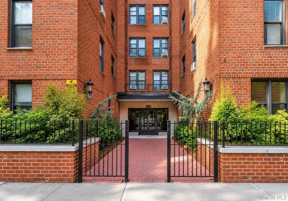 37-30 83RD STREET, New York, NY, 2 Rooms Rooms,1 BathroomBathrooms,Residential,For Rent,STREET,0,1036499 37-30 83RD STREET, New York, NY, 2 Rooms Rooms,1 BathroomBathrooms,Residential,For Rent,STREET,0,1036499
