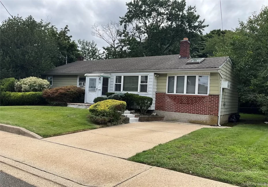 195 Central Park Road, Oyster Bay, NY, 3 Bedrooms Bedrooms, 7 Rooms Rooms,2 BathroomsBathrooms,Residential Lease,For Rent,Central Park,0,1035303 195 Central Park Road, Oyster Bay, NY, 3 Bedrooms Bedrooms, 7 Rooms Rooms,2 BathroomsBathrooms,Residential Lease,For Rent,Central Park,0,1035303