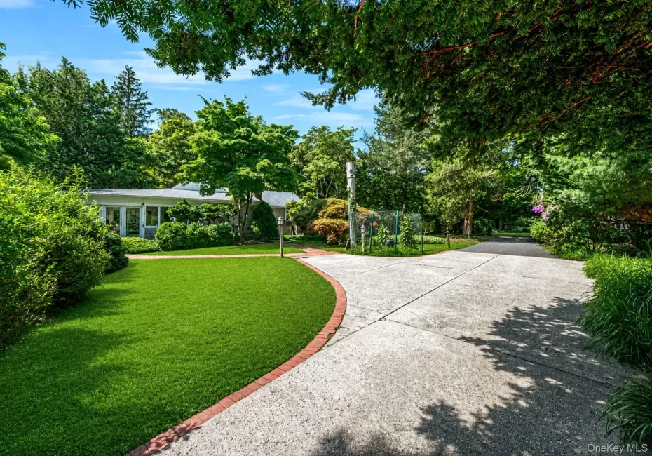 90 Locust Lane, Huntington, NY, 2 Bedrooms Bedrooms, 5 Rooms Rooms,1 BathroomBathrooms,Residential,For Rent,Locust,0,1031236 90 Locust Lane, Huntington, NY, 2 Bedrooms Bedrooms, 5 Rooms Rooms,1 BathroomBathrooms,Residential,For Rent,Locust,0,1031236