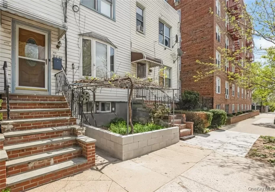 8481 127th Street, New York, NY, 3 Bedrooms Bedrooms, 6 Rooms Rooms,3 BathroomsBathrooms,Residential,For Rent,127th,0,1036040 8481 127th Street, New York, NY, 3 Bedrooms Bedrooms, 6 Rooms Rooms,3 BathroomsBathrooms,Residential,For Rent,127th,0,1036040