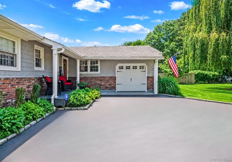 15 Locksley Lane, Smithtown, NY, 3 Bedrooms Bedrooms, 8 Rooms Rooms,2 BathroomsBathrooms,Residential,For Rent,Locksley,0,1036474 15 Locksley Lane, Smithtown, NY, 3 Bedrooms Bedrooms, 8 Rooms Rooms,2 BathroomsBathrooms,Residential,For Rent,Locksley,0,1036474