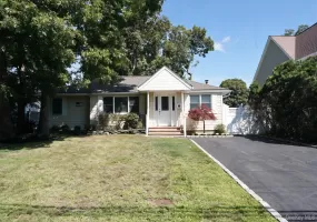 15 Marianna Place, Islip, NY, 4 Bedrooms Bedrooms, 7 Rooms Rooms,1 BathroomBathrooms,Residential,For Rent,Marianna,0,1034401 15 Marianna Place, Islip, NY, 4 Bedrooms Bedrooms, 7 Rooms Rooms,1 BathroomBathrooms,Residential,For Rent,Marianna,0,1034401