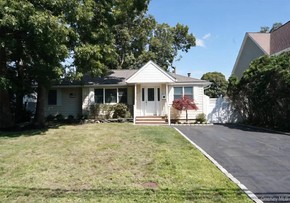 15 Marianna Place, Islip, NY, 4 Bedrooms Bedrooms, 7 Rooms Rooms,1 BathroomBathrooms,Residential,For Rent,Marianna,0,1034401 15 Marianna Place, Islip, NY, 4 Bedrooms Bedrooms, 7 Rooms Rooms,1 BathroomBathrooms,Residential,For Rent,Marianna,0,1034401