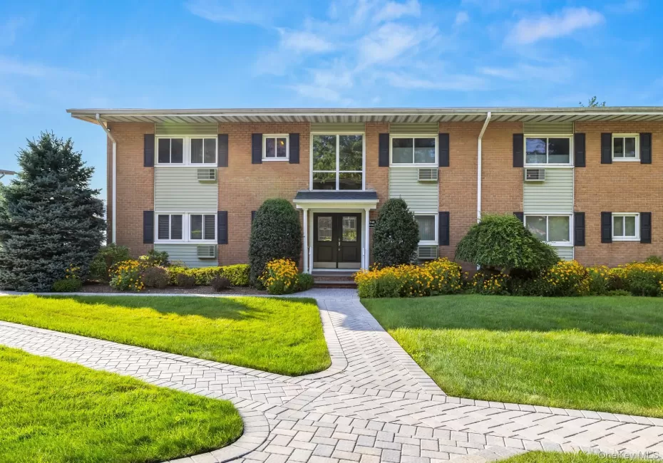 748 Deer Park Avenue, Babylon, NY, 2 Bedrooms Bedrooms, 5 Rooms Rooms,1 BathroomBathrooms,Residential,For Rent,Deer Park,0,1035824 748 Deer Park Avenue, Babylon, NY, 2 Bedrooms Bedrooms, 5 Rooms Rooms,1 BathroomBathrooms,Residential,For Rent,Deer Park,0,1035824