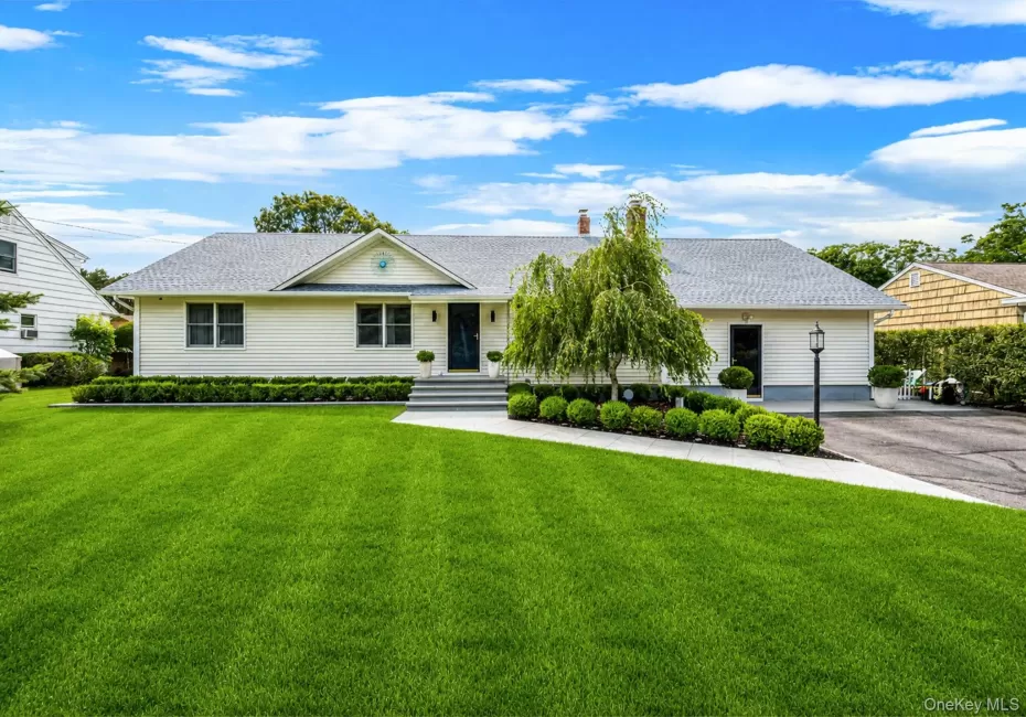 47 Whitebrook Drive, Riverhead, NY, 3 Bedrooms Bedrooms, 8 Rooms Rooms,2 BathroomsBathrooms,Residential Lease,For Rent,Whitebrook,0,1035462 47 Whitebrook Drive, Riverhead, NY, 3 Bedrooms Bedrooms, 8 Rooms Rooms,2 BathroomsBathrooms,Residential Lease,For Rent,Whitebrook,0,1035462